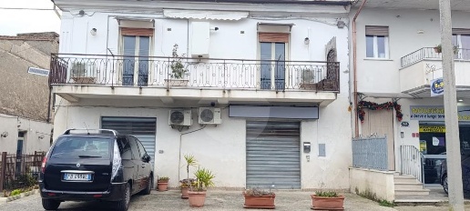 Foto Negozio in VIA APPIA, Minturno di 35 m² con 3 locali in vendita