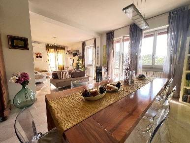 Foto Appartamento in Viale Leopoldo Muzii, Pescara di 170 m² con 4 locali