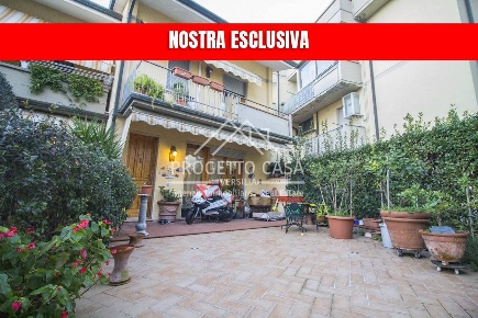 Foto Casa indipendente in VIA DELLE ACACIE, Viareggio di 191 m² in vendita