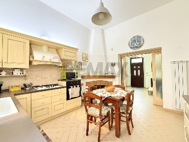 Foto Casa indipendente in Via Carlino, Mascali Centro di 90 m² con 5 locali