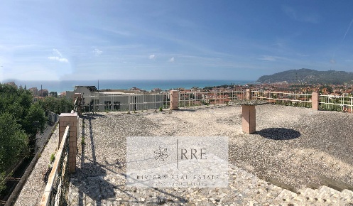 Foto Villa singola in via Monade, Diano Marina Centro di 250 m² in vendita