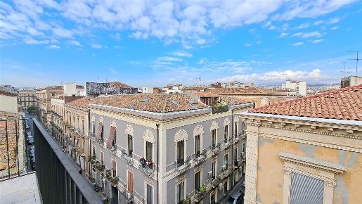 Foto Appartamento in Via Umberto/ Monsignor Ventimiglia, Catania di 220 m²