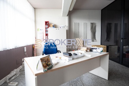 Foto Ufficio a Carrara Stadio, Sant'Antonio, Marasio di 400 m² in affitto