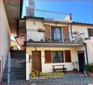 Foto Appartamento in Via Gino Merlini 15 51016 Montecatini Terme PT Italia,