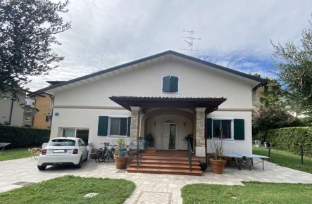 Foto Villa unifamiliare in Via Giacomo Puccini, Desenzano del Garda