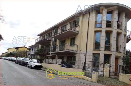 Foto Appartamento Monsummano Terme Centro di 94 m² con 5 locali all'asta