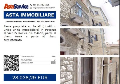 Foto Appartamento in Via Achille Rosica 6, Potenza Centro di 270 m²