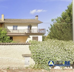 Foto Villa unifamiliare in Via Valle Carniera, Aprilia Fossignano di 292 m²