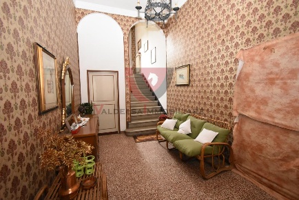 Foto Appartamento a Colle di Val d'Elsa Colle Bassa, Via Gramsci di 226 m²