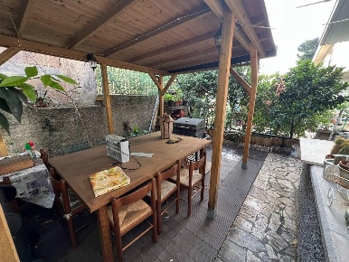 Foto Appartamento a Bibbona Centro di 100 m² con 4 locali in vendita