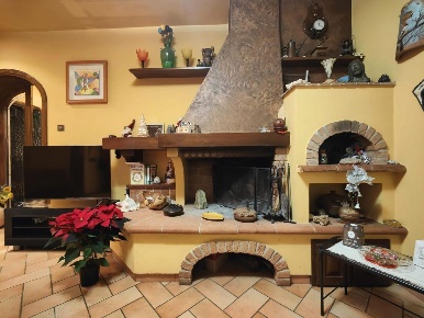 Foto Appartamento a Fucecchio Centro di 86 m² con 5 locali in vendita