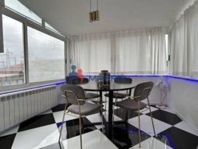 Foto Appartamento a Viareggio Centro di 75 m² con 5 locali in vendita