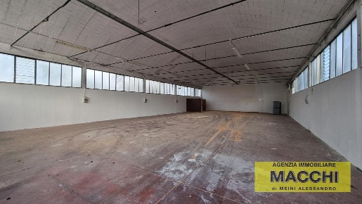 Foto Capannone industriale a Casciana Terme Lari di 400 m² con 1 locali