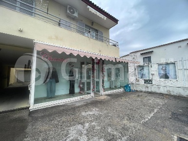 Foto Negozio in Corso italia 460, Quarto di 93 m² con 1 locali in affitto