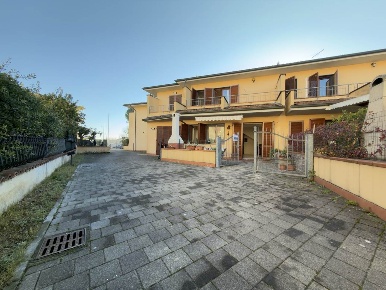 Foto Casa indipendente in Largo Natalia Ginzbrurg 3, Santa Croce sull'Arno