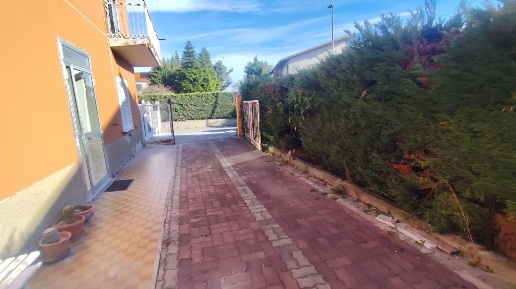 Foto Appartamento in Regione Poggi di Leca, Albenga di 100 m² con 4 locali