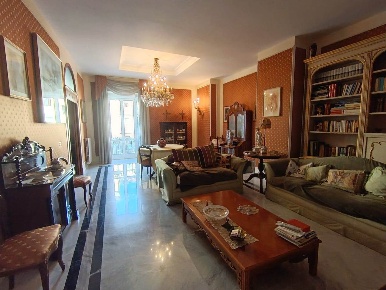 Foto Appartamento in CORSO UMBERTO I 94, Avellino di 155 m² con 4 locali