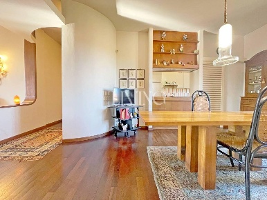 Foto Appartamento a Lucca Sant'Anna di 140 m² con 7 locali in vendita