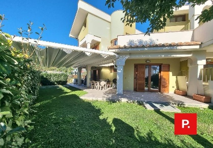 Foto Villa unifamiliare in via dell' acquarole, Formia di 200 m² in vendita