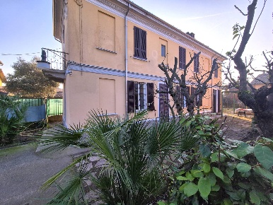 Foto Casa indipendente in Via Marconi, San Zenone al Po Centro di 319 m²