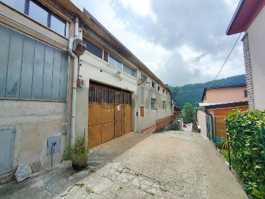 Foto Capannone industriale a Fiorano al Serio di 650 m² in vendita