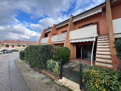 Foto Villa a schiera in via Casina, Porto Azzurro di 59 m² con 3 locali