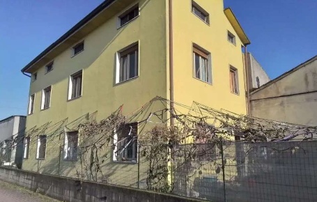 Foto Case indipendenti in Via Cornaleto, Isorella di 210 m² con 8 locali