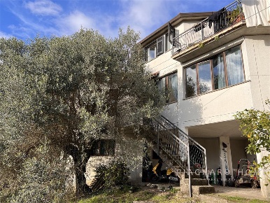 Foto Villa unifamiliare in Via Chiosi alti, Pontremoli di 237 m² in vendita