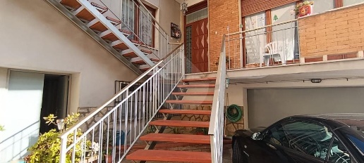 Foto Appartamento in VIA ROMA, Minturno di 110 m² con 5 locali in vendita