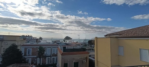 Foto Appartamento in VIA ROMA, Minturno di 190 m² con 5 locali in vendita