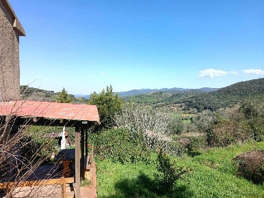 Foto Rustico a Castagneto Carducci Centro di 120 m² con 5 locali in vendita
