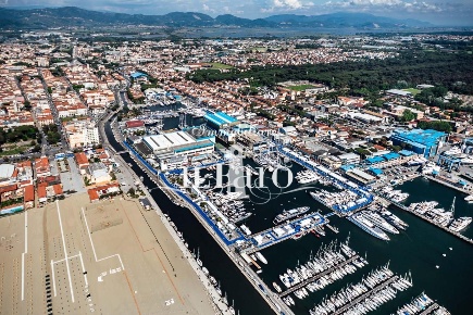 Foto Casa indipendente a Viareggio Centro di 205 m² con 18 locali