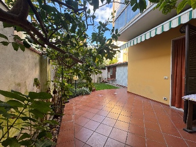 Foto Appartamento a Viareggio Terminetto - Migliarina di 90 m² con 5 locali