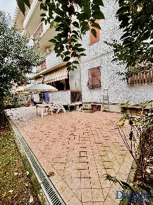 Foto Appartamento a Massa Centro di 70 m² con 4 locali in vendita