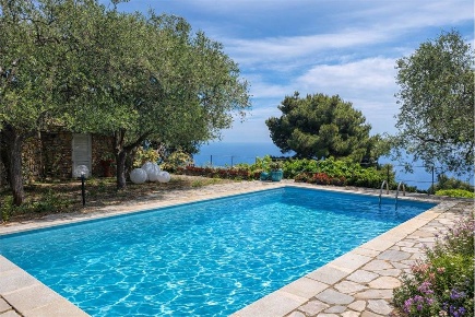 Foto Villa singola in Via al Castellaretto, Cervo di 113 m² con 6 locali