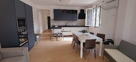 Foto Villa unifamiliare a Sciacca di 330 m² con 13 locali in vendita