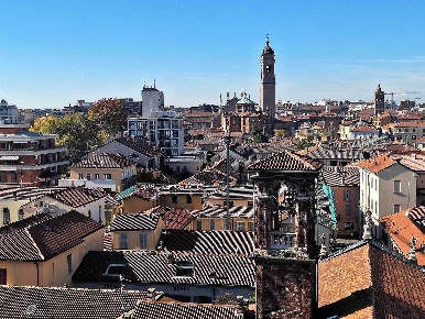 Foto Appartamento in via Azzone Visconti 41, Monza Centro Storico di 120 m²