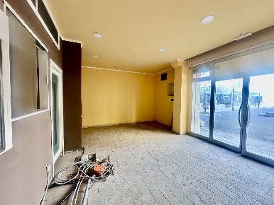 Foto Attività commerciale a Cecina Cecina Centro di 63 m² con 1 locali