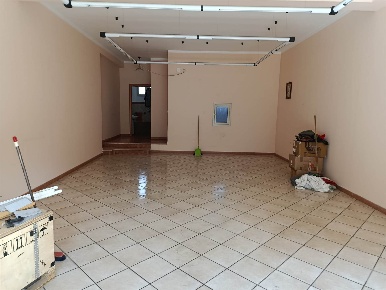 Foto Locale commerciale in VIA CURIEL, Carlentini Carlentini Nord di 80 m²