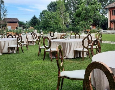 Foto Attività commerciale in STATALE TICINO, Ozzero Centro di 1500 m²