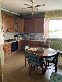 Foto Appartamento a Fano Sant'Orso di 100 m² con 5 locali in vendita