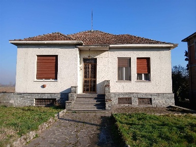 Foto Casa indipendente a Mortara Centro di 770 m² con 4 locali in vendita