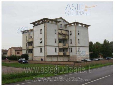 Foto Appartamento in via Cavour  42, Calcinaia Centro di 87 m² con 4 locali