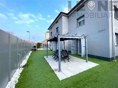 Foto Villa unifamiliare a Savignano sul Panaro di 237 m² con 12 locali