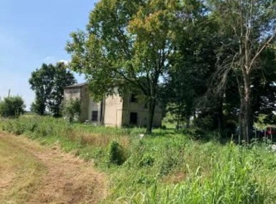 Foto Case indipendenti in Via Argine Secchia Sud, Quistello di 230 m²