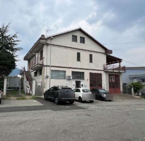 Foto Case indipendenti in Via Fermi, Alpignano di 163 m² con 7 locali