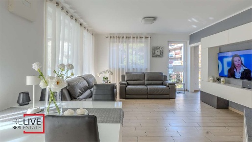 Foto Appartamento in via XXX Aprile, Merano Centro di 110 m² con 4 locali