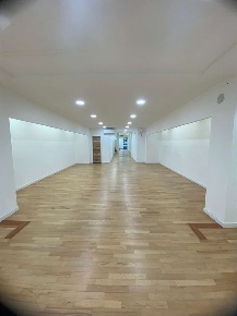 Foto Negozio in Via Principe Amedeo 45, Bari Murat di 200 m² con 1 locali
