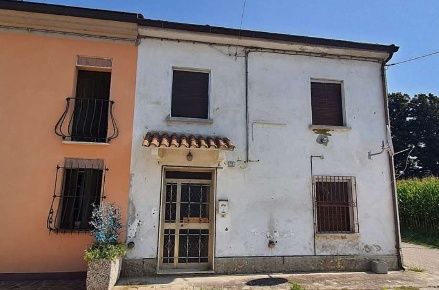 Foto Appartamento in Via Ramo, Dosolo Villastrada di 111 m² con 6 locali