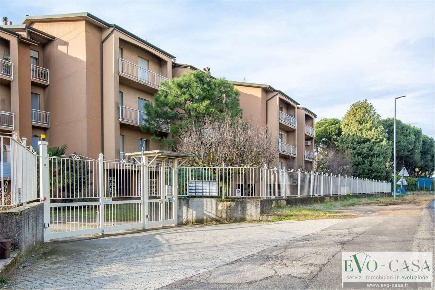 Foto Appartamento in Viale Europa 21, Buscate di 117 m² con 3 locali